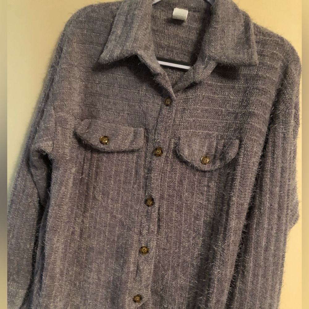 🎄GRAY WOMEN’S FUZZY SHACKETS🎄